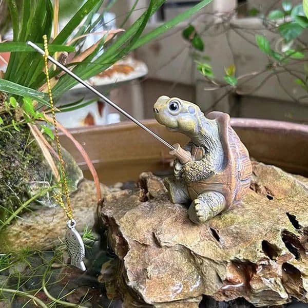 Creative Rope Fishing Turtle Statue Cute Simulation Turtle Resin Figurine Animal Sculpture Ornament Outdoor Home Garden Decor 250809