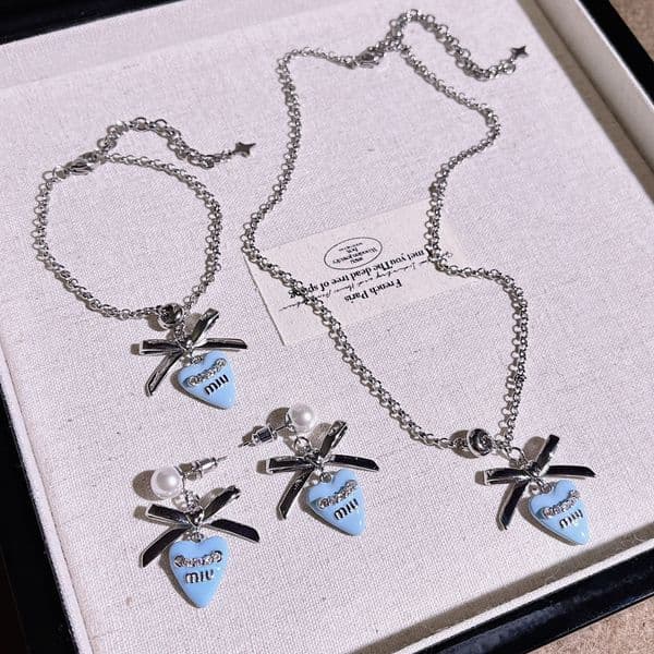 Blue Love Bow Pendant Necklace designer Jewelry Set Pearl Earrings Bracelets Letter Elegant All match Lady silver Necklace Party wedding Jewelry