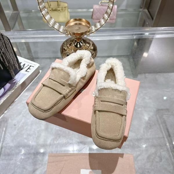 High quality suede fur loafers furry fluffy Flat Dress shoes Winter Shearling slip on shoes Outdoor warm Luxury designer loafers for womens35-40