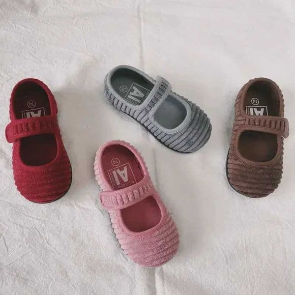Childrens Casual Shoes Shallow Mouth Girl Canvas Shoes Baby Walking Shoes Velvet Kindergarten Sports Shoes Childrens Shoes Tennis XJ250812