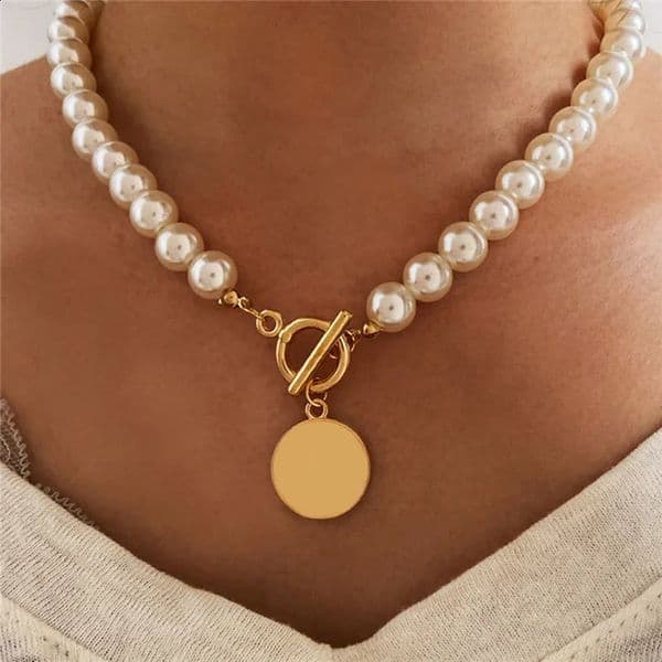 2025 Fashion Wedding Pearl Choker Necklace For Women Vintage Coin Lock Pendant Chain Jewelry on the Neck Accessories Party Gift 250811