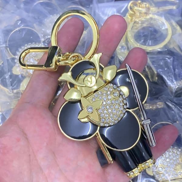Keychains Lanyards Fashion New Luxury Keychains Cartoon Big Fur Sunflower Flower Letter Key Ring Women Bag Charms thumbnail 2