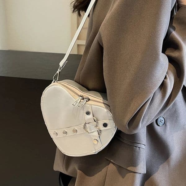 Peach Heart Shoulder Bag Fashionable Internet Celebrity Love Cross Trendy Western Solid Color for Women 250815BJ