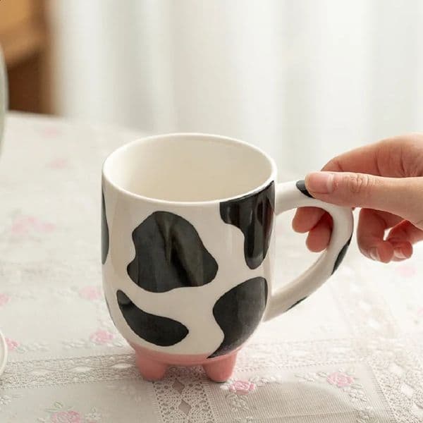 1pc 500ml17oz Cute Cartoon Ceramic Cup Creative Cow Pattern And Footed Water Mug CupCoffee Cup Summer Winter Drinkware Gift 250815BJ