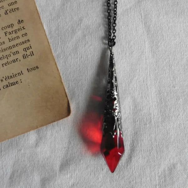 Gothic Blood Red Crystal Necklace Women Man Pagan Witch Jewelry Demon Black Chain Lovers Crystal Pendant Choker 250812