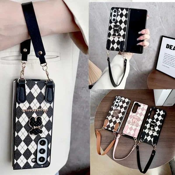 Korean Fashion Cute Metal Bear Short Hand Chain Rhombus Lattice Leather Case Cover For Galaxy Z Fold 6 5 4 3 zfold6 5G Z250819