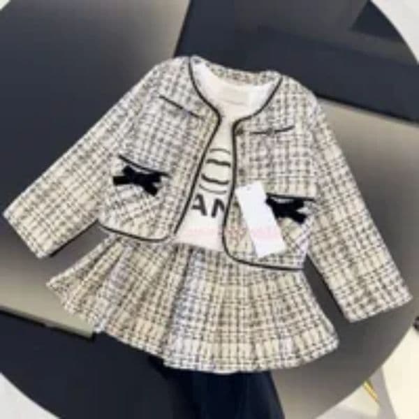 Kids Designer Clothing Sets New Luxury Print Tracksuits Fashion Letter Jackets Joggers Casual Sports Style Sweatshirt girls Clothes T002