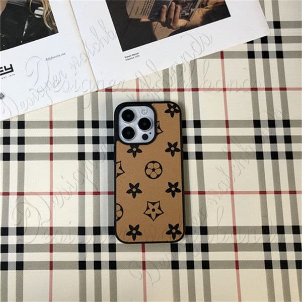 Luxury-Elegant European-style pattern compatible with iPhone 16/15/14 cases. Apple 13/17 Promax full package with large holes for luxury style.