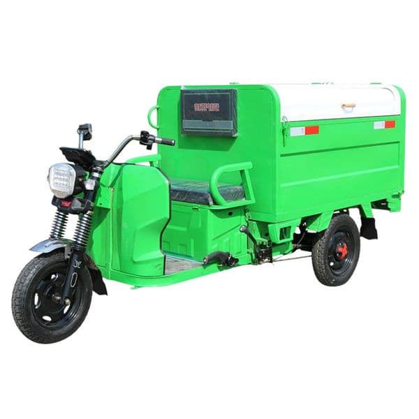 Electric three-wheeled fast cleaning vehicle is available in public places such as property, school park, municipal administration and hospital,labor-saving.