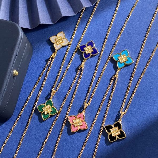 Designer Necklaces Designer Stud Earrings Four-leaf Clover Earrings Four-petal Flower Necklaces Luxurious Jewelry for Women Fashionable Wholesale Gifts