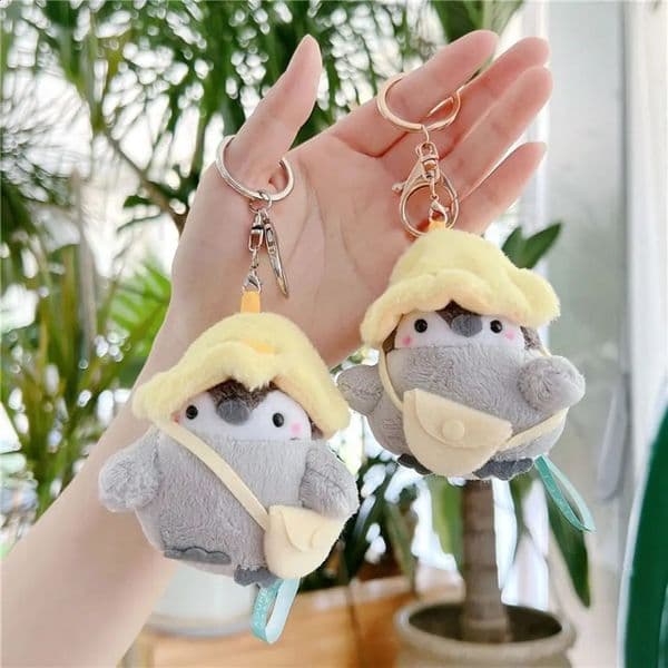 Cute Cartoon Keychain Tourist Hat Plush Doll Key Ring Toy Pendant Men Women 250822BANJIA