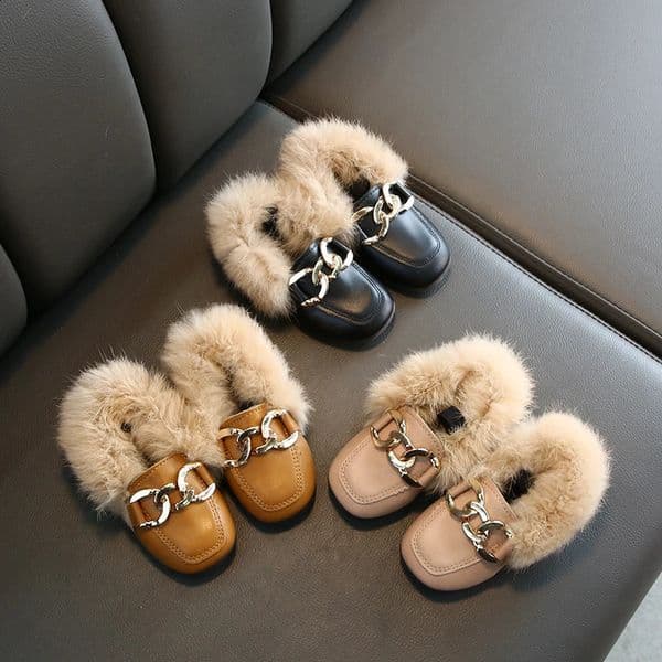 Winter Girls Loafers Fluffy Metal Chain Three Colors Chic Children Flat Shoe Leisure Slipon Pu Leather Comfy Kids Shoes 2136 250828
