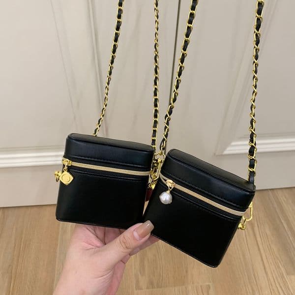 2026 Designer Lipstick Organizer With Mirror Chain Shoulder Chest Pack perfume cologne Lady Small Waste Bag Storage Box Free Shipping