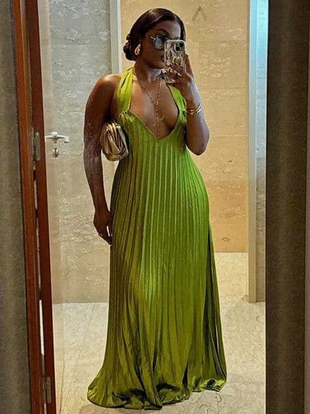 Basic Casual Dresses Green Evening Dresses Woman Elegant Sexy Summer Pleated Dress Hollow Out Lady Halter Neck Backless Dress Wholesale Dropshipping J250301