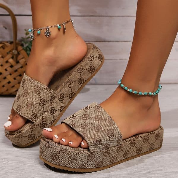 Free Shipping 2025 new slides designer Slippers for womans sandals flat fashion summer Platform wer embroidery slipper outdoor Indoor shoes women 36-43