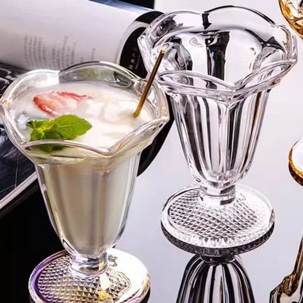 Cocktail glass simple coaster ice cream bowl cold dish wine lace juice drink party dessert 250311