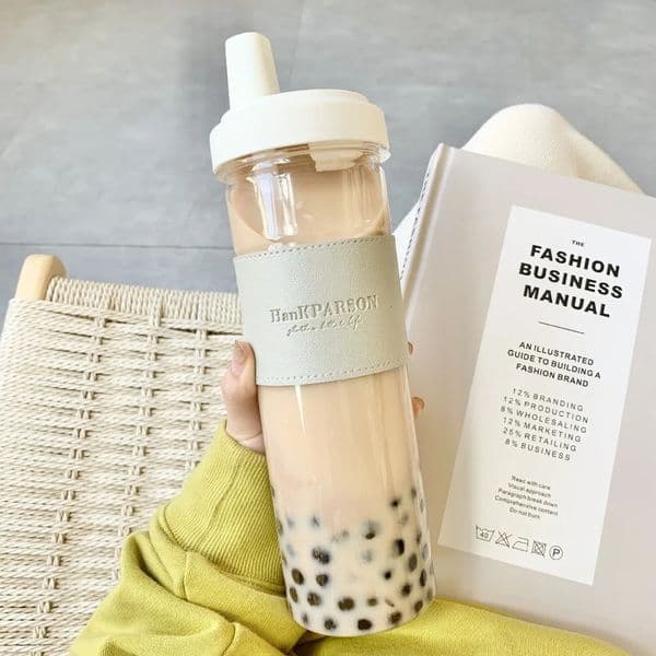 850ML Cute Pearl Milk Tea Straw Plastic Water Bottle with Lid Womens Large Capacity Juice Boba Cup Drip proof 250303q