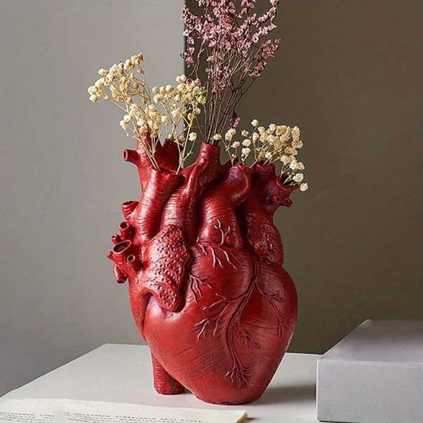 Creative heart-shaped flower vase for flower sculpture customized heart-shaped art resin vase desktop home decoration X250317
