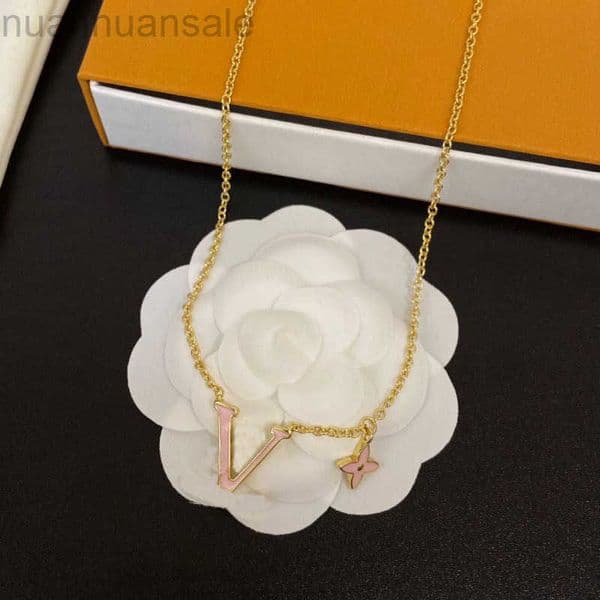 Choker Women Designer Necklace Bracelet Earrings Top Quality Pink Color Luxury Pendant Fashion Bracelets V Letter Sets For Valentine