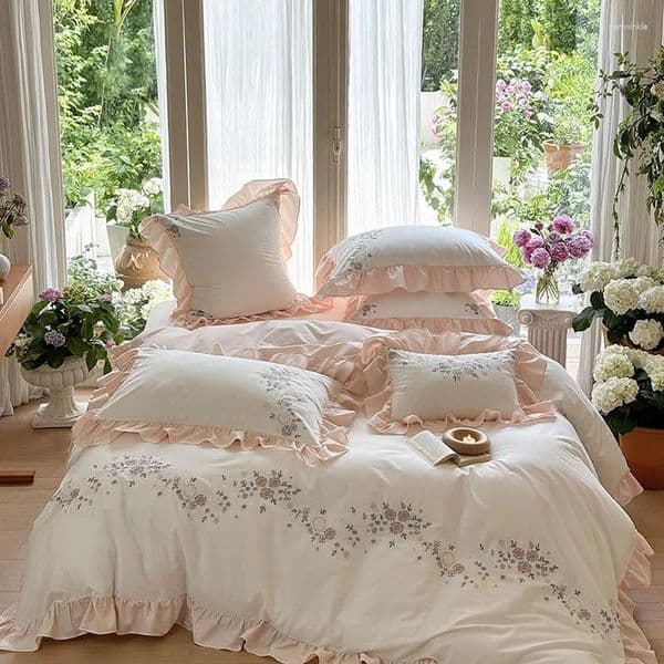 Luxury Designer Bedding Sets Korean Princess Style Flowers Embroidery Lace art Ruffles Set Cotton Duvet Cover Flat/Fitted Bed Sheet Pillowcases Free Shipping