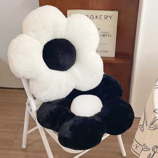 Flower shaped cushion circular cushion office chair cushion black and white pillow decorative flower pillowXJ250321