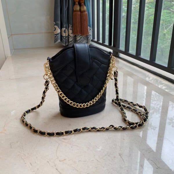 2C Fashion cross body case good quality Shoulder chain phone PU pouch waist bag