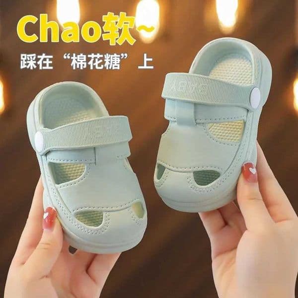 Summer new baby hole shoes childrens Nice anti slip soft floor old boys and girls beach sandals 2 X250327