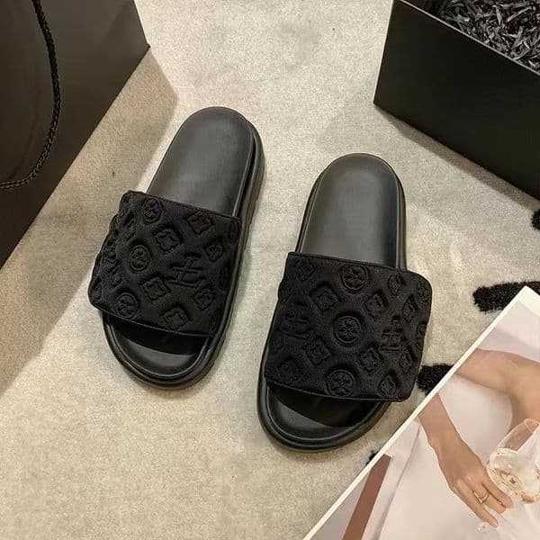 Free shipping designer shoes women soft soled slippers black white rose red comfortable breathable wear-resisting indoor sandals Casual