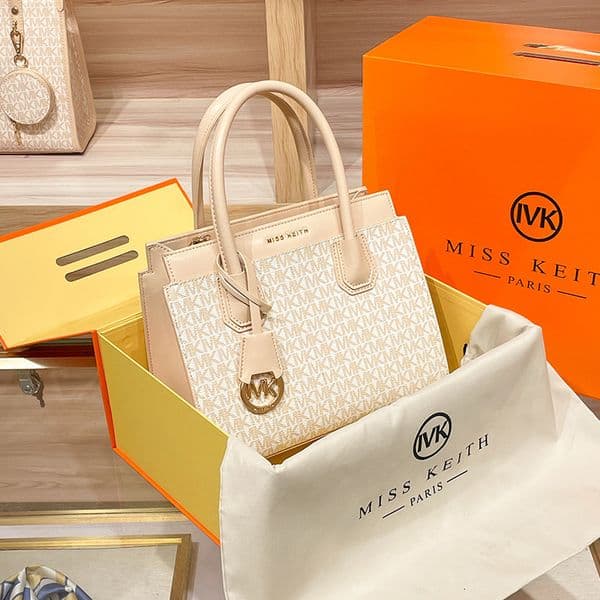 Light Luxury Women's Clothing Brand 2025 New Fashion Simple Large Capacity Fashion Atmosphere Handheld Women's Bag Handbag
