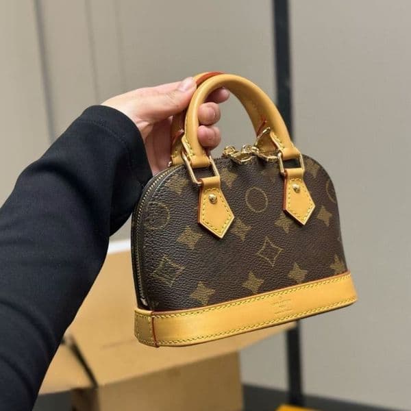 Designer Luxury Handbag Classic Shell Shoulder bags for women Leather Takashi Murakami Luxury Handbag Messenger Crossbody Bag Women's Purse Fashion Tote Bag 17*12cm