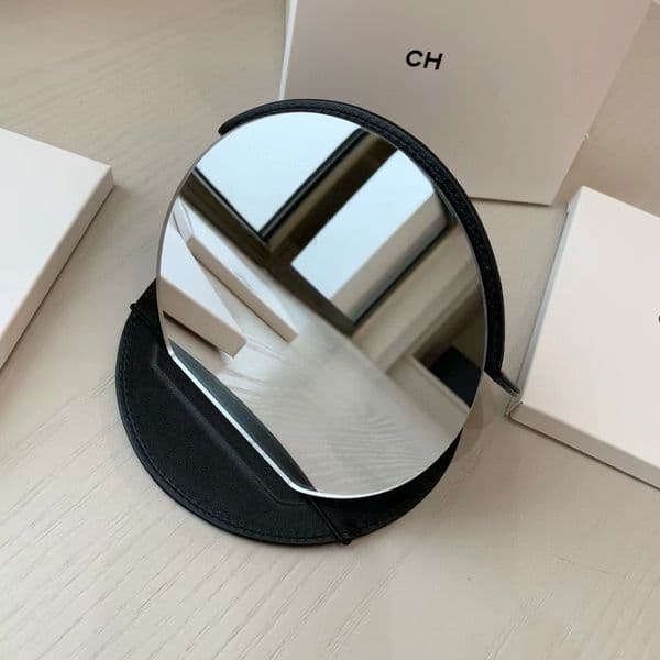 Makeup Folding Portable Desktop Dressing Mirrors High-Definition Beauty Mirror 12316 Soft Leather