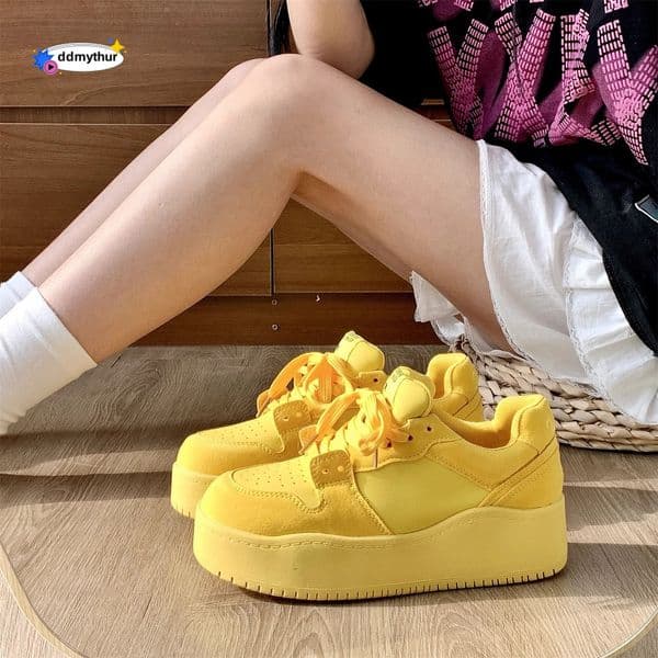 Dopamine thick sole height increasing versatile breadboard for women's Instagram trend 2024 new yellow Korean version student casual shoes ddmythur