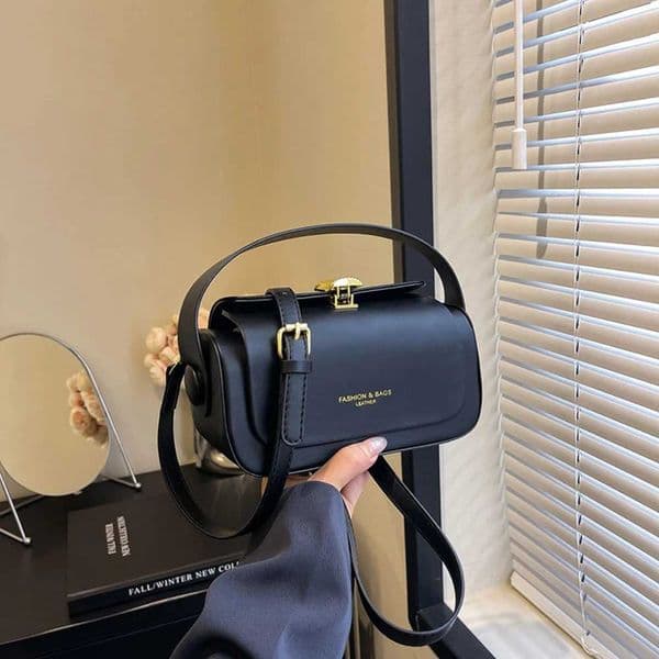 Simple Classic Square Shoulder Bag Womens Versatile Crossbody Bags 2025 New Large Capacity Textured Leather Flap Handbags Z250513