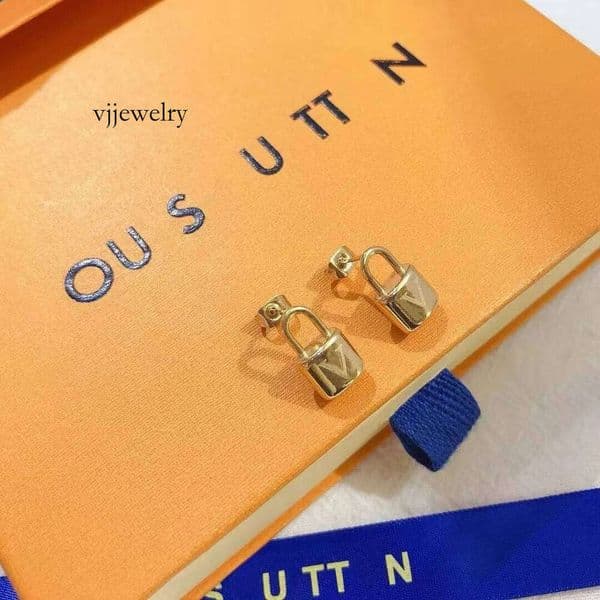 2025 Stud Fashion stud for woman multi colors c letters jewelry women diamond Wedding Gifts earrings designer