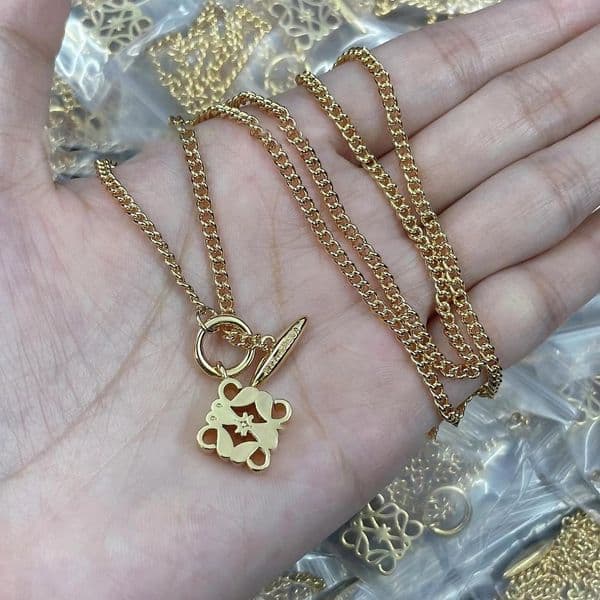 Knot Mooncake Necklace Women Designer necklace Buckle Hollow Fashion Clavicle Chain Copper 18K titanium Steel jewelry Pendant necklace