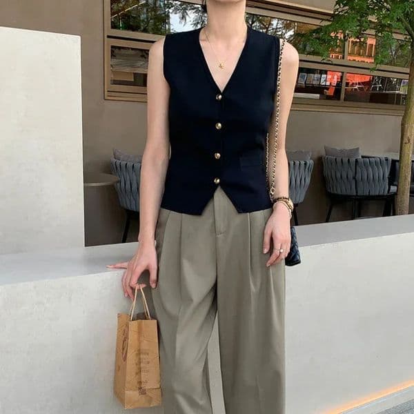 Old Money Top Women Chic France Stylish Vneck Knitted Vest Solid Color Elegant Tops 2025 trends Waistcoat Minimal Style 250506