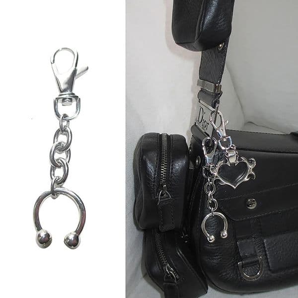 Punk Charm Horseshoe Clip Keychain Korean Fashion Geometric Backpack Pendant Goth Accessories Keychains Grunge Rock Jewelry 250517