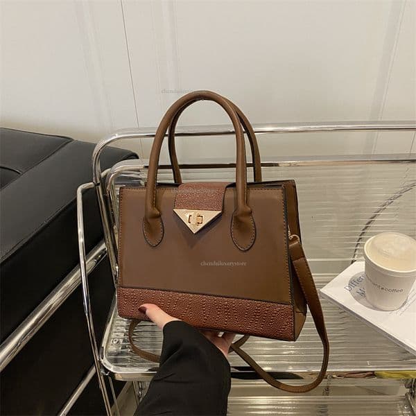 Free Delivery Womens Shoulder New Lock Fashion Handbag Simple Square BagT260603