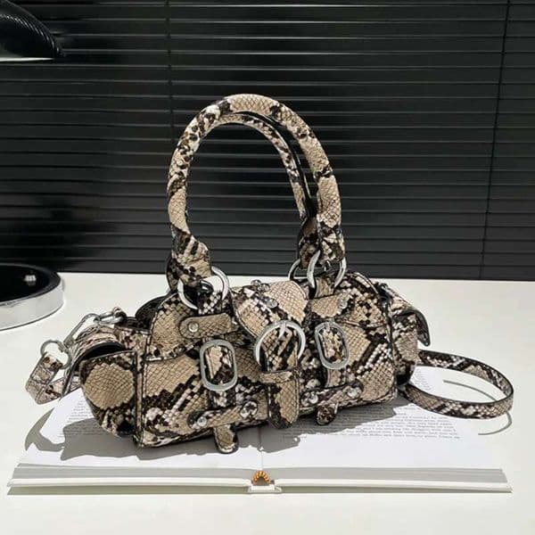 Fashion Snake Pattern Shoulder Bag Brand Light Design Versatile Personality Simple Texture Handheld Underarm Crossbodybag