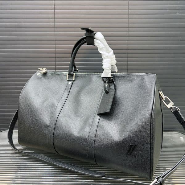 2026 Designer Bags, Travel Sport Duffel Bags with Lock, Large Capacity Weekender Bags Storage