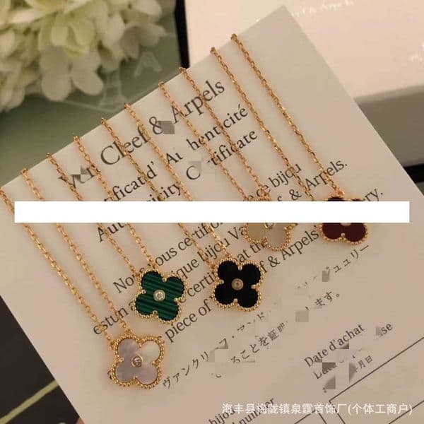 Brand Designer Clover Necklace Four Leaf Clover Single Diamond Necklace White Fritillaria and Red Jade Marrow Back Drawing Craftsmanship Classic Pendant