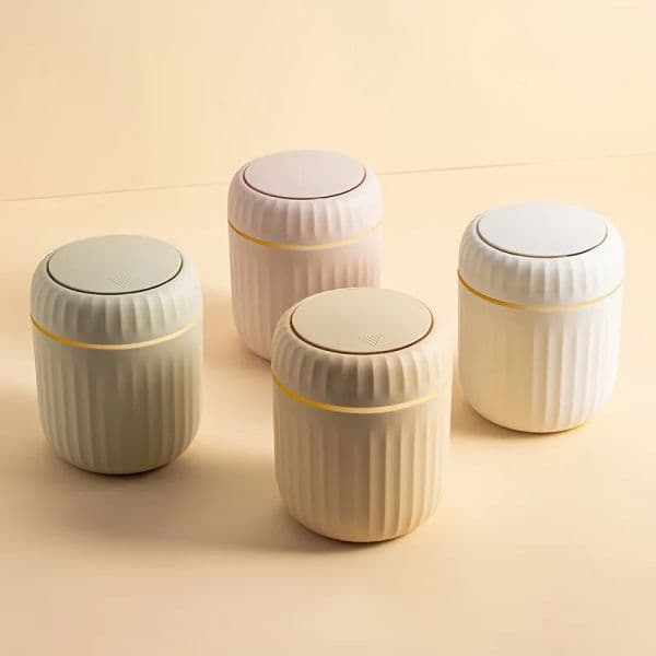 Desktop Press Trash Can Plastic Mini Garbage Bin with Lid Coffee Table Office Living Room Study Odor-Resistant Home Supplies