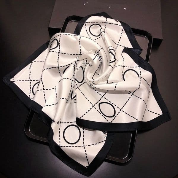 Women Designer silk Scarf fashion brand wrap Head scarfs square silk twill Pashmina Scarves shawl pleated birthday gift Easy to match Soft Touch size 7070CM
