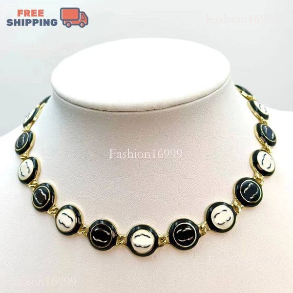 Brand Gold Plated Designer Retro Black And White Pearl Clavicle Necklaces Titanium Steel Letter Choker Pendant Necklace Chain Jewelry High Quality 75A97