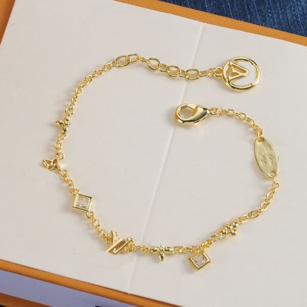 Charm Elegant Designer Jewelery Chic Zirconia Pearl Beaded Chain Necklace Luxury Letter Pendants for women Delivery box