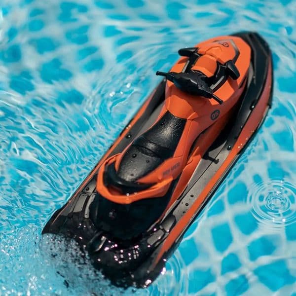 Plastic High-Speed Rc Motorboat Jet Ski Waterproof Electric Boat Simulation Model Rechargeable Portable 2.4g Wireless Speedboat 250528