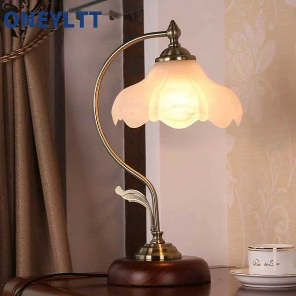 Retro Rustic Table Lamp Vintage Lotus Glass Lampshade Handmade Wooden Base Antique Cute Desk Lamp for Bedroom Bedside Nightstand W250528
