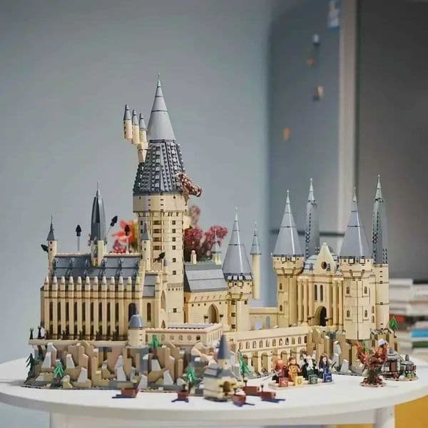 Build Block brick Set Stock 6000+Pcs Movie Series Magic School Castle Model Compatible Building Blocks Bricks Toys Kids Birthday Christmas Gifts Z250528 Toy