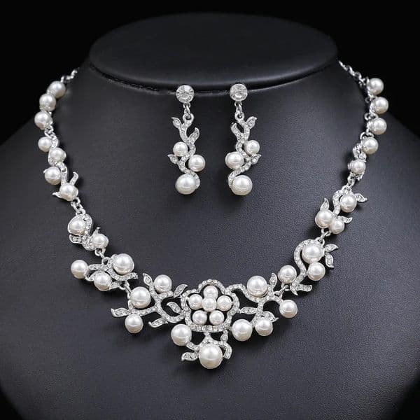 3pcs Korean Minimalist Pearl Jewelry Set Plated Bridal Necklace Earrings Versatile Clavicle Chain Set for Weddings Everyday Wear 250526