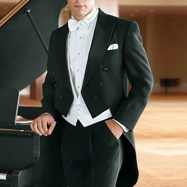 Italy Style Aristocratic Men Suit Three PiecesJacketPantsVest selling Highquality Double Breasted Male Clothing 250529Z
